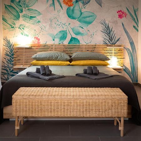Via Calefati Land Apartment Bari Luaran gambar
